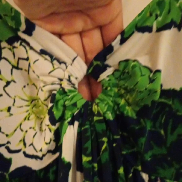 Floral Maxi Dress in Green and White - Picture 4 of 4